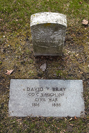 David T. Bray, 5th MI Inf. Co. C grave. Image ©2014 Look Around You Ventures, LLC.